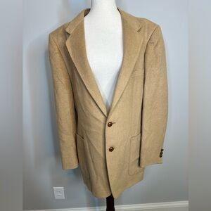 Size 40 tan Camel Hair collared blazer by Linden Clothes Lineberry’s sport coat